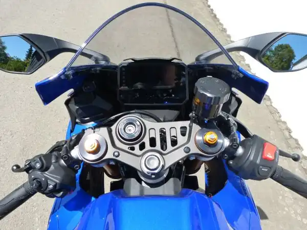 YAMAHA YZF-R7 (5/8)
