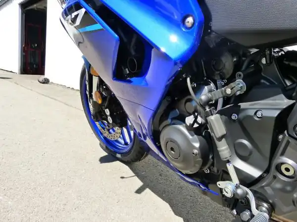 YAMAHA YZF-R7 (7/8)