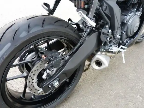 YAMAHA YZF-R7 (8/8)