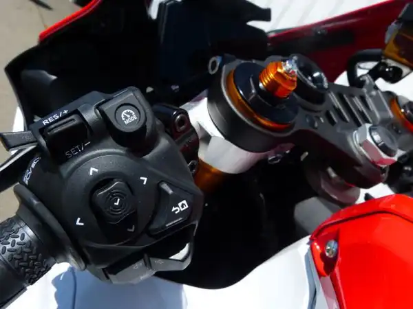 YAMAHA YZF-R7 (7/9)